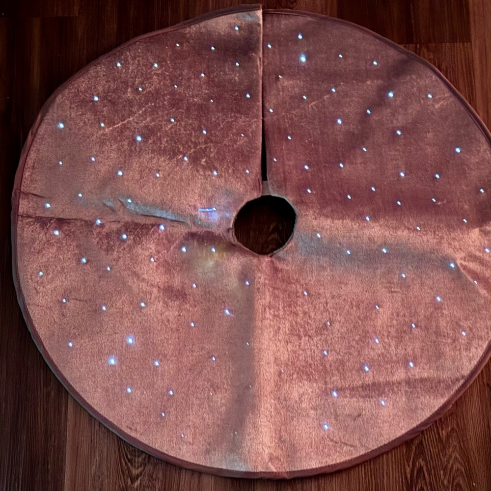 Valerie Parr Hill Silver Light Up Tree Skirt